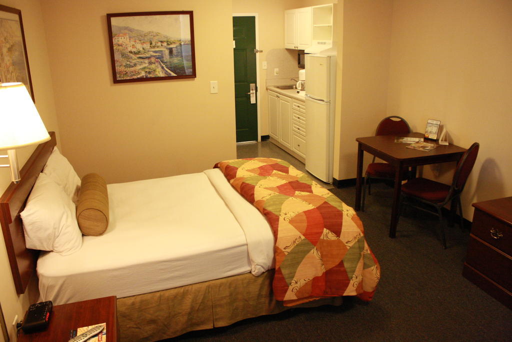 Intown Suites Extended Stay Select Hampton Va Pokoj fotografie