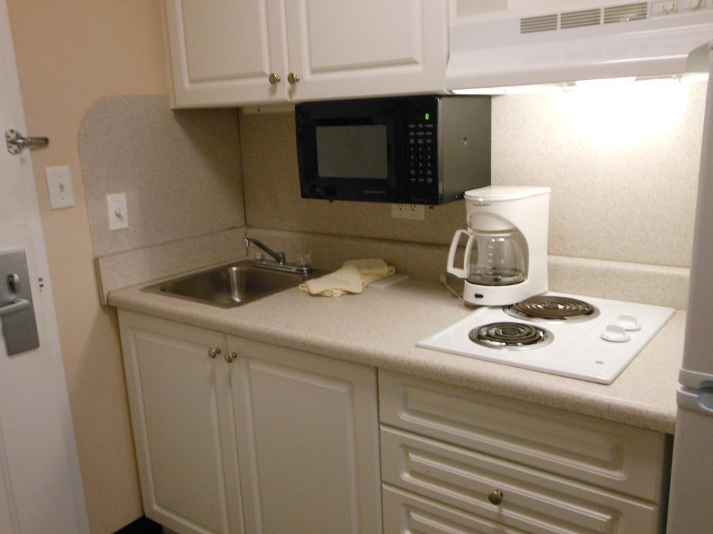 Intown Suites Extended Stay Select Hampton Va Pokoj fotografie